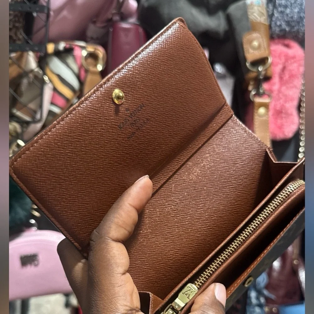 Authentic Louis Vuitton Monogram Canvas Wallet in Brown - Picture 4 of 5